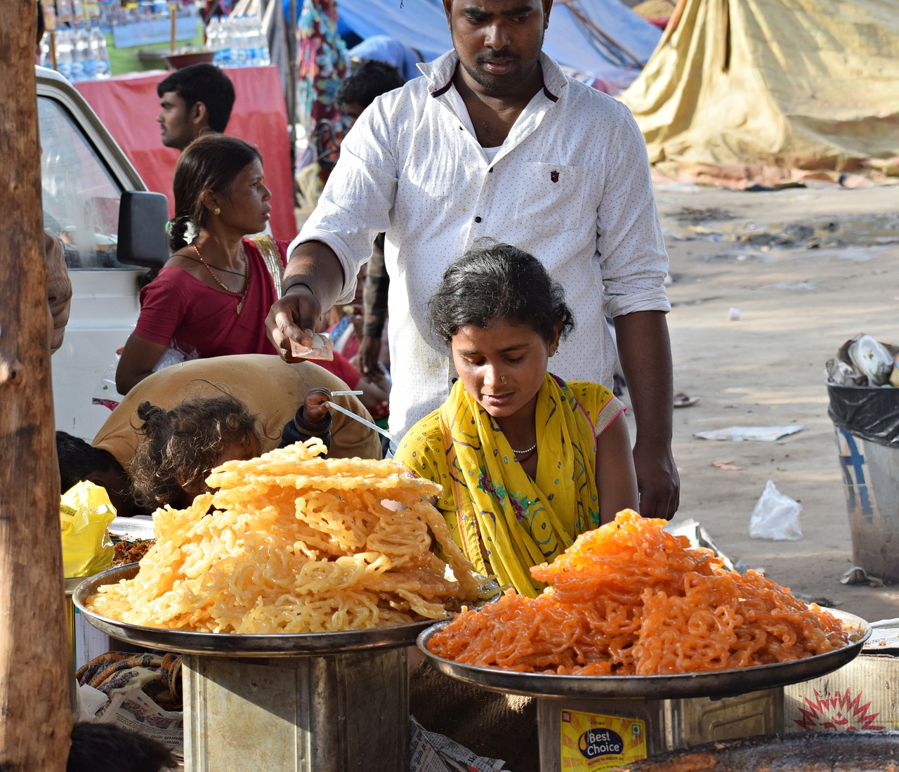 Street food asiatique : les spécialités à goûter absolument découvrez les saveurs authentiques de la street food asiatique : des plats savoureux et variés qui éveilleront vos papilles à chaque bouchée.